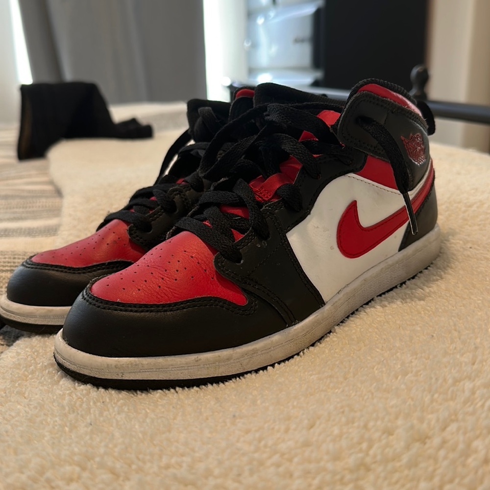 Jordan 1 Mid Youth 3